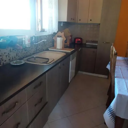 Cute House With Mountain Views