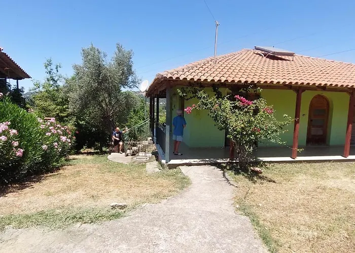 Cute House With Mountain Views * Katsaros (Elis)
