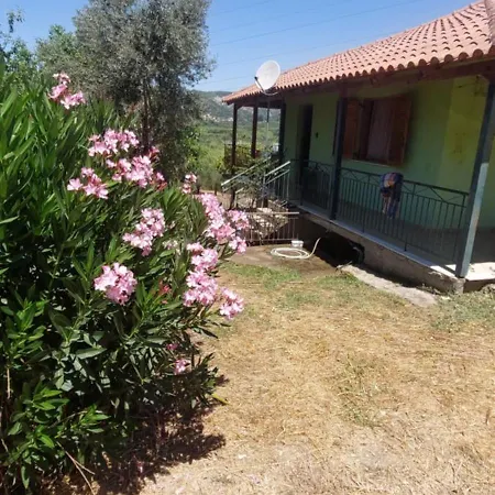 Cute House With Mountain Views