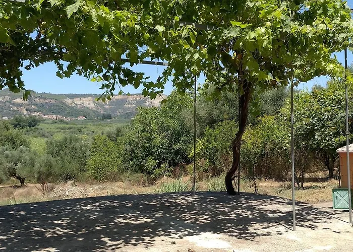 Cute House With Mountain Views * Katsaros (Elis)